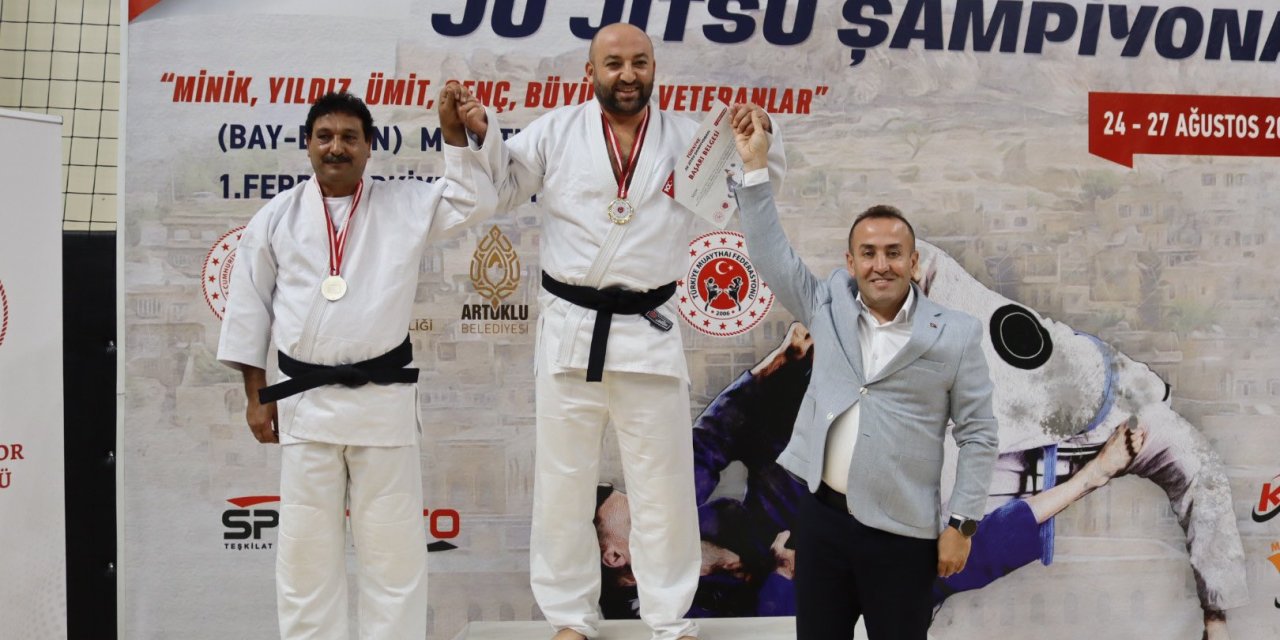 Türkiye Ju Jitsu Şampiyonası’nda 30 Madalya Kazanan Mardinli Sporcular, Rekor Kırdı