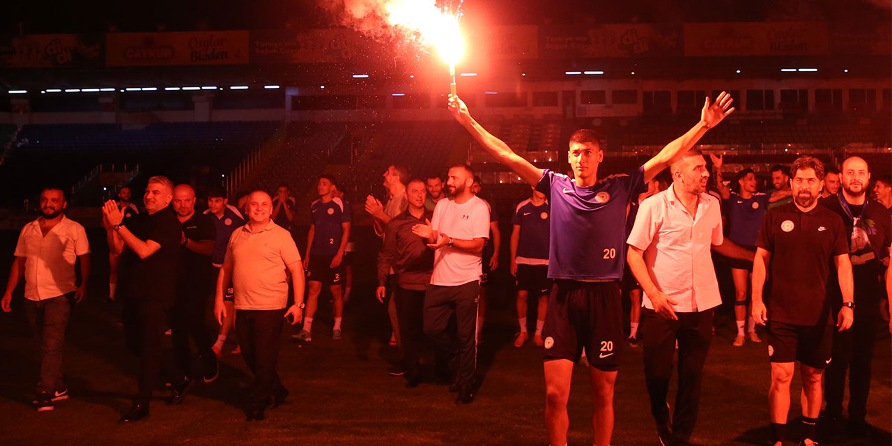 Çaykur Rizespor taraftarıyla bir araya geldi