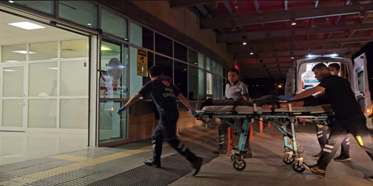 Çorum’da çıkan kavgada baba ile oğlu bıçakla yaralandı