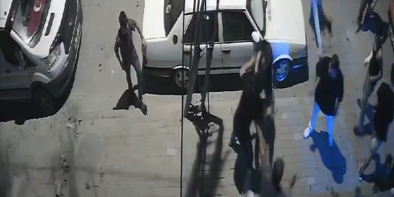 Bağcılar'da Çocukların Kavgasına Aileler Karışınca Ortalık Savaş Alanına Döndü