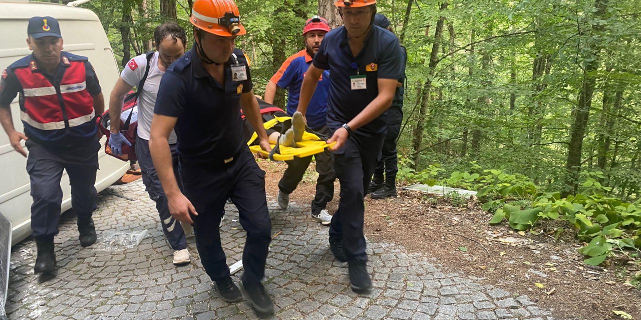 Kampa Geldikleri Karavanları Devrilen Çift Yaralandı