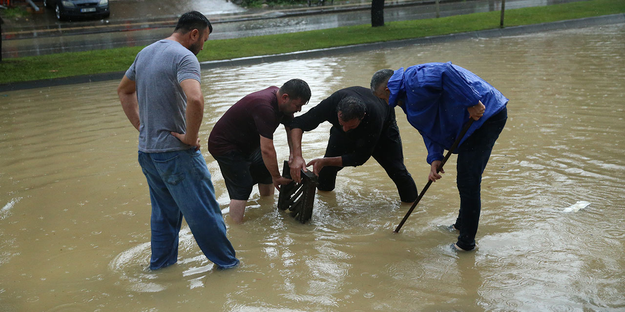 Ordu'da şiddetli yağış su baskınlarına neden oldu