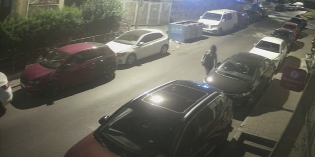 İstanbul- Beşiktaş'ta Yolda Yürüyen Kadına Cip Çarptı; Kaza Kamerada