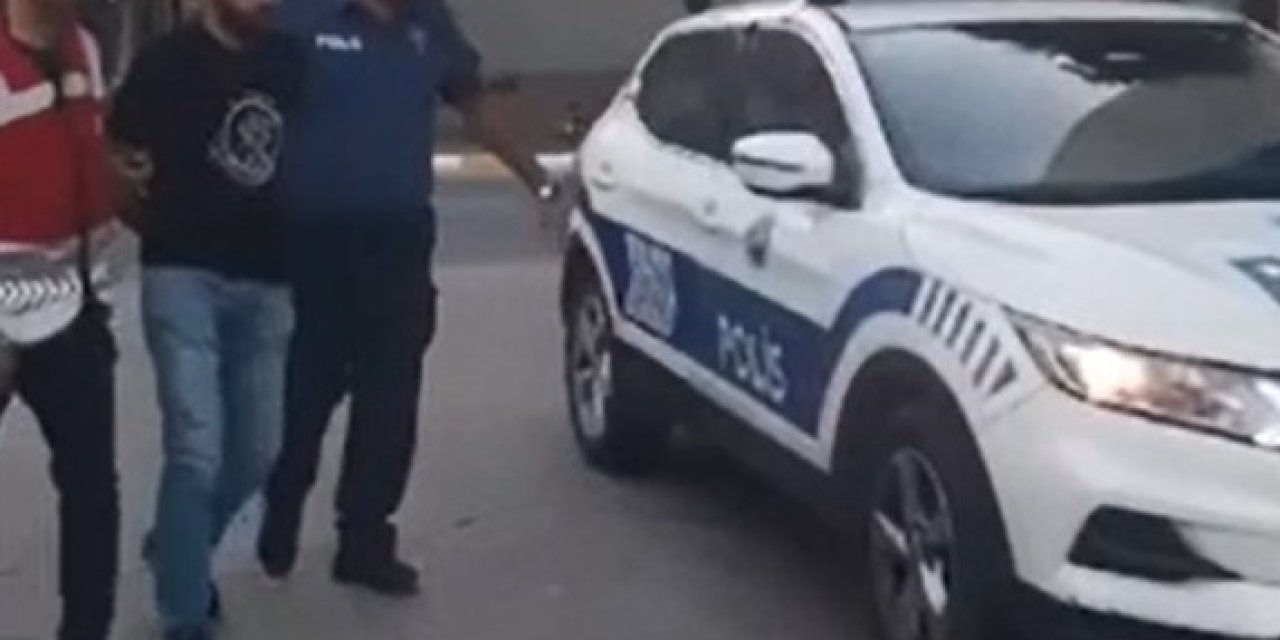 Kadıköy'de İett Otobüsü Şoförüne Biber Gazı Sıkan Sürücü Yakalandı