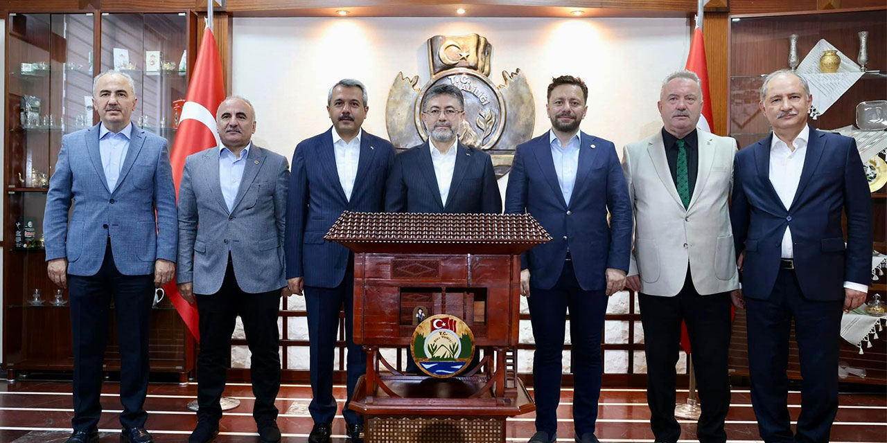 Bakan Yumaklı, Rize Valiliğini ziyaret etti