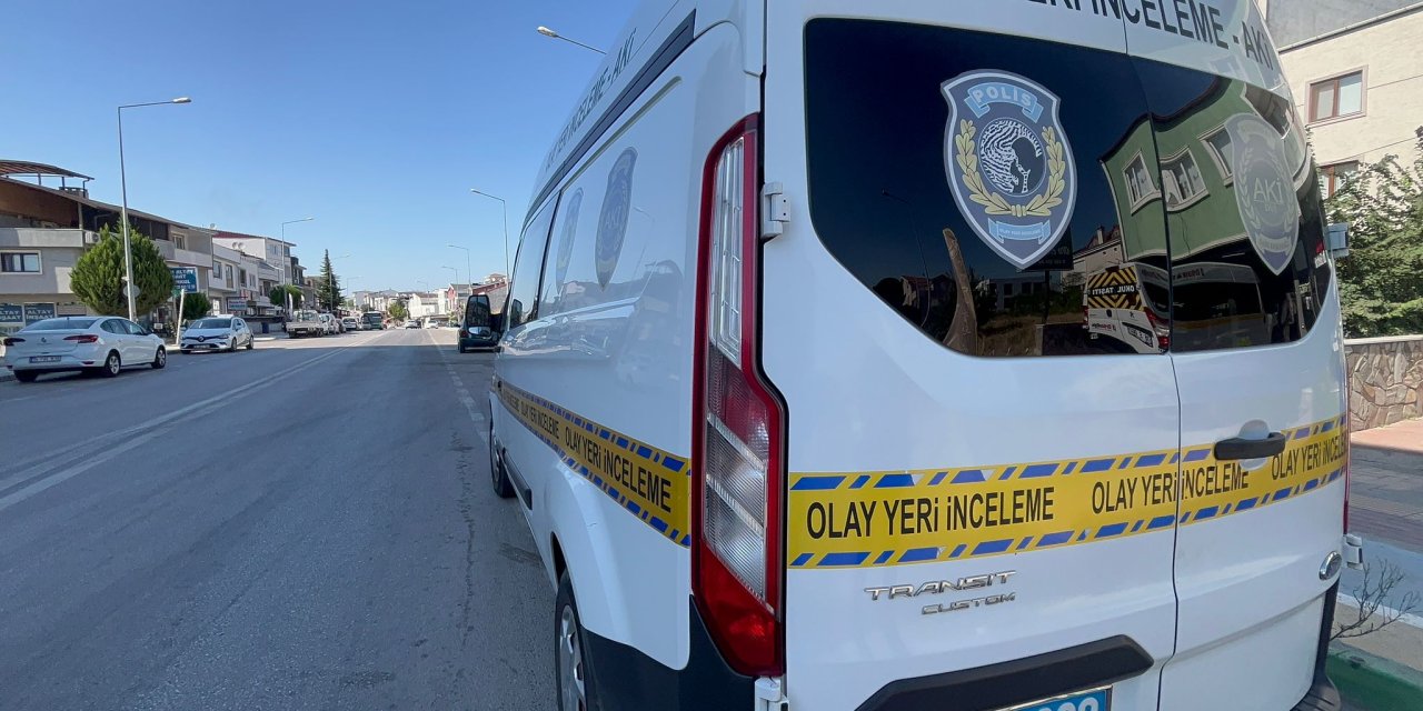 'Daireyi Aileme Göstermek İçin Fotoğraf Çekeceğim' Diyen Begüm, 6'ncı Kattan Atlayıp Yaşamına Son Verdi