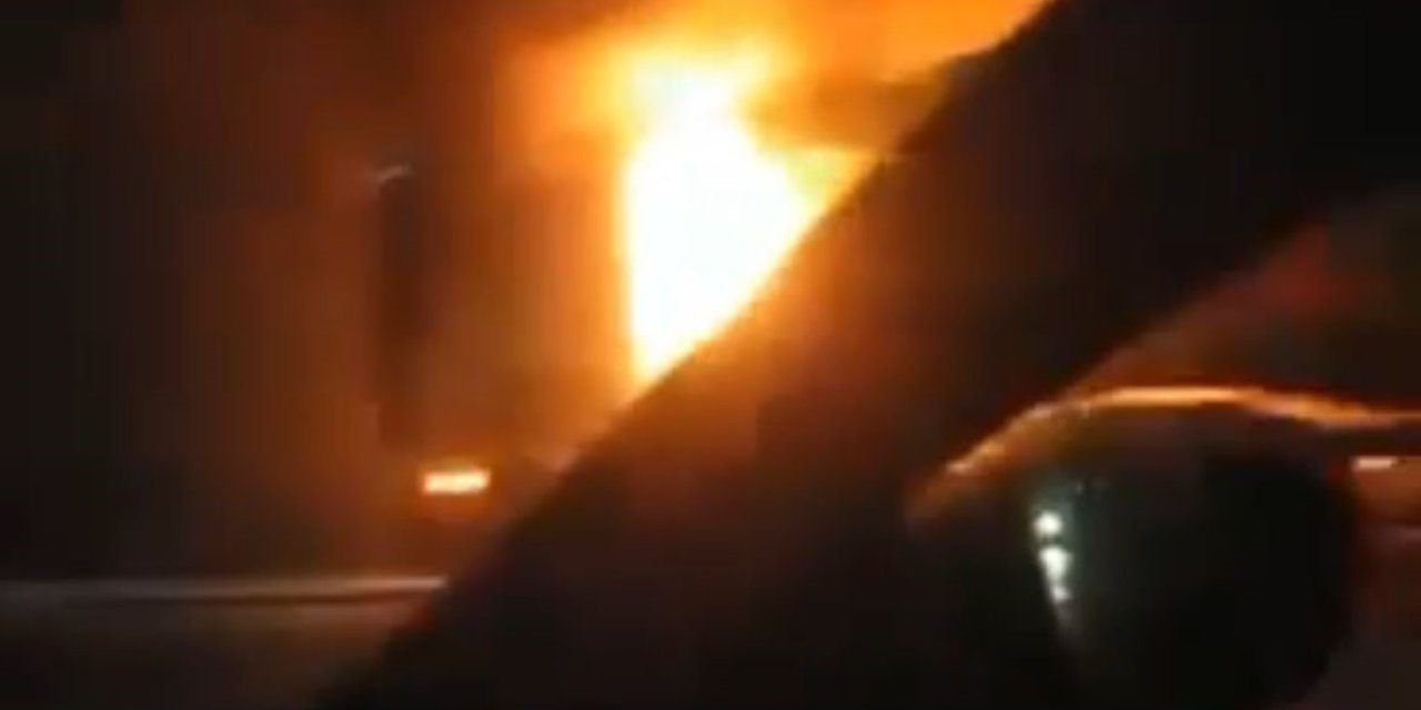 İstanbul - Çekmeköy'de Mıcır Yüklü Hafriyat Kamyonu Yandı