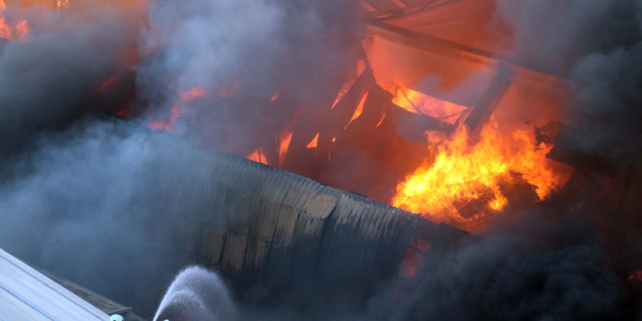 Gaziantep'te, Halı Fabrikasında Yangın (2)