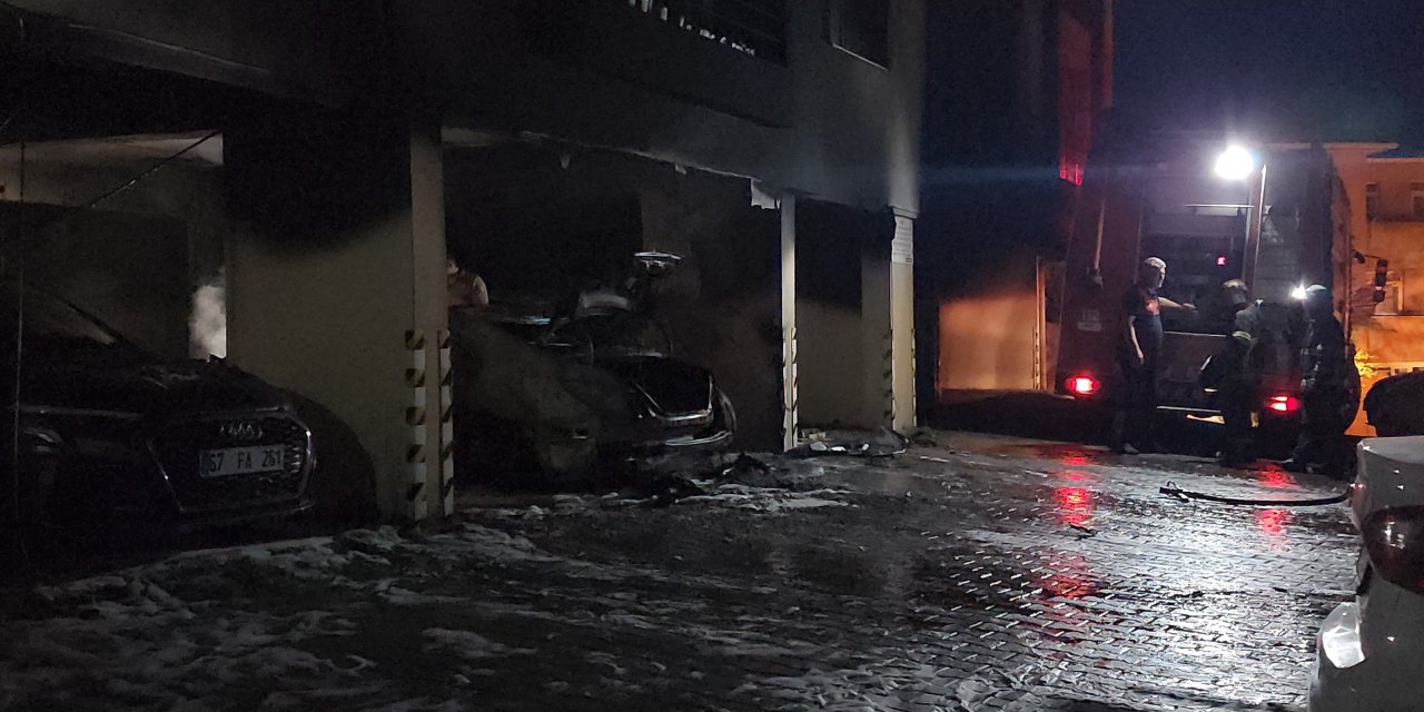 Apartmanın Otoparkındaki Otomobilde Çıkan Yangında Kundaklama Şüphesi