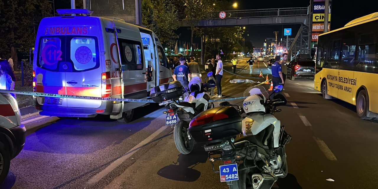 Arkasında 'Killer' Yazan Otomobilin Çarptığı 2 Kız Kardeş Öldü