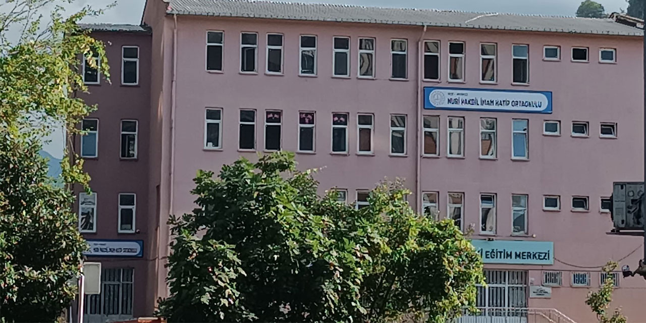 Rize'de Yeni Bir İmam Hatip Ortaokulu Açıldı: Nuri Pakdil İmam Hatip Ortaokulu