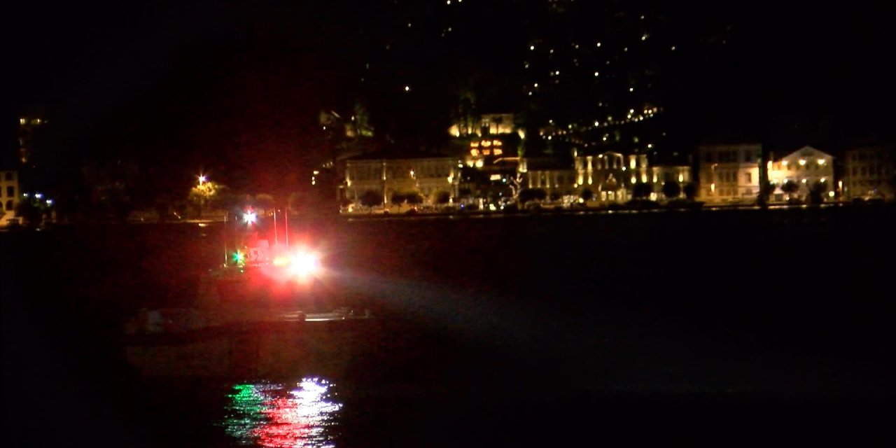 İstanbul Boğazı'nda Tekne Battı; 3 Kişi Kurtarıldı, 1 Kişi Aranıyor