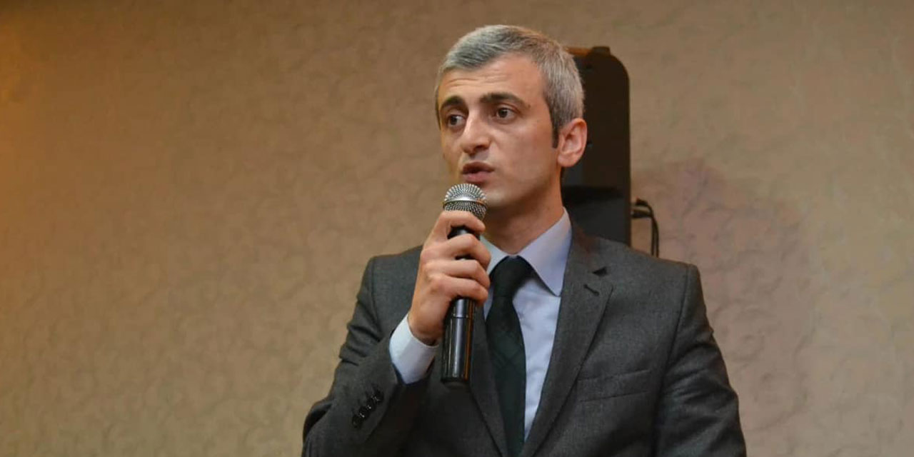 Eski gençlik kolları başkanı, apartta ölü bulundu