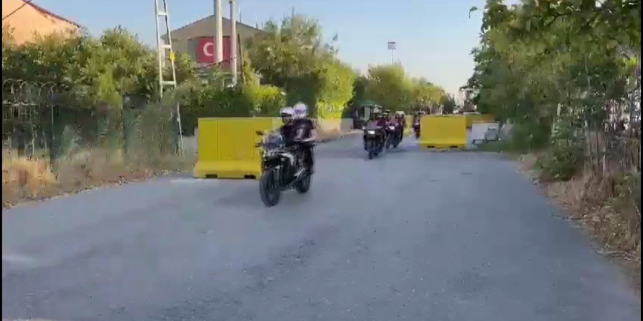 İstanbul- Esenyurt'ta Yapılan Denetimde Hakkında Yakalama Kararı Bulunan 4 Kişi Gözaltına Alındı