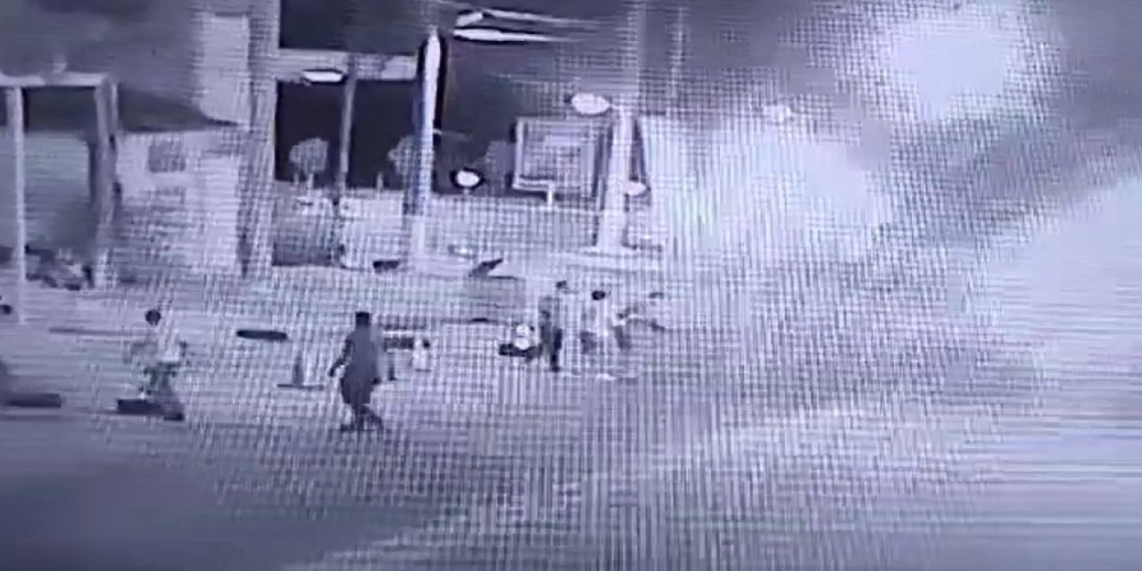 Yüksek Hesaba İtiraz Edip Darbedilince Otomobilini Çalışanların Üzerine Sürdü; 1 Kişinin Öldüğü Olay Kamerada