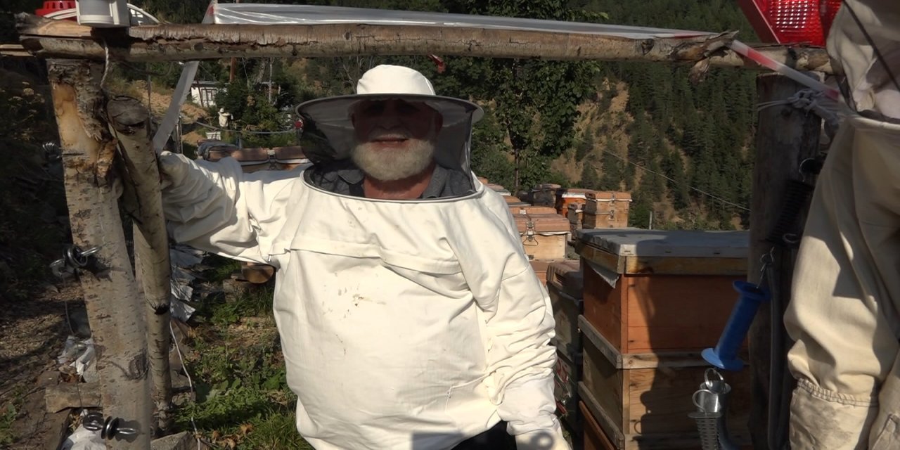 Kaçkar Dağları'nda 40 yıldır arıcılık yapıyor