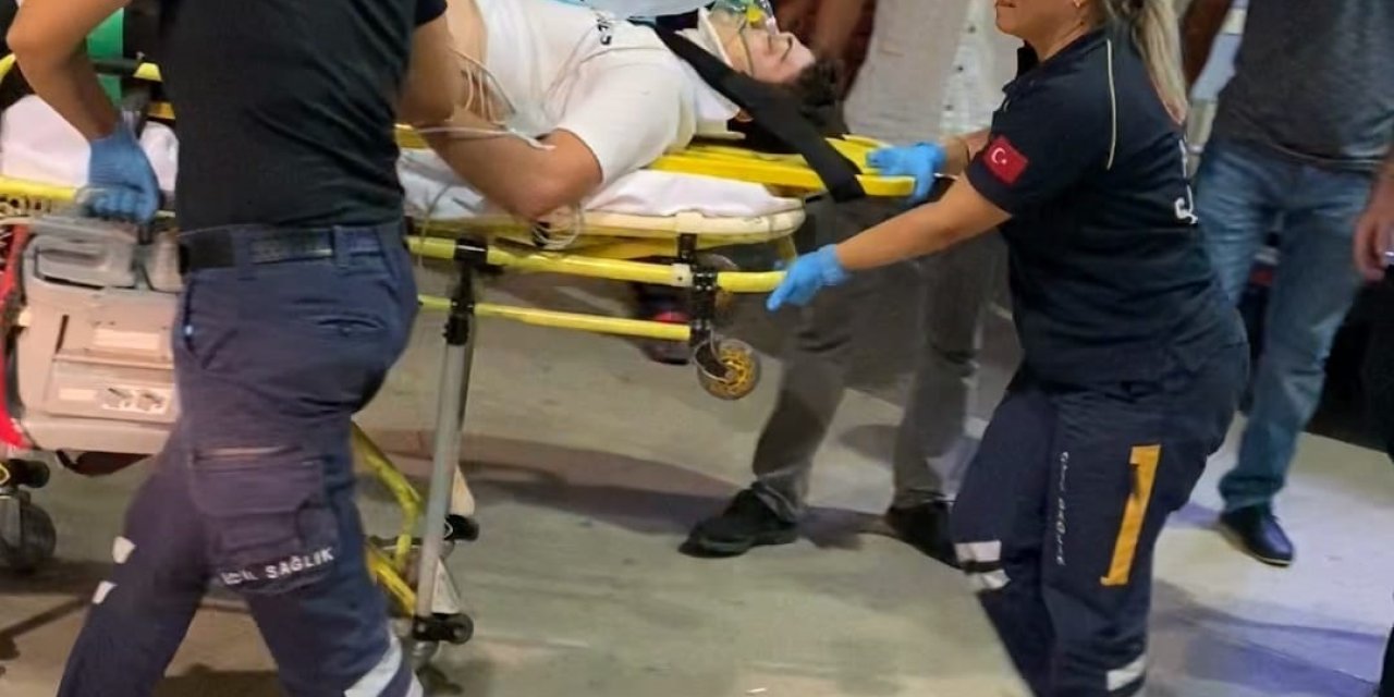 Bursa'da Otomobille Çarpışan Motosikletteki 2 Kişi Ağır Yaralandı