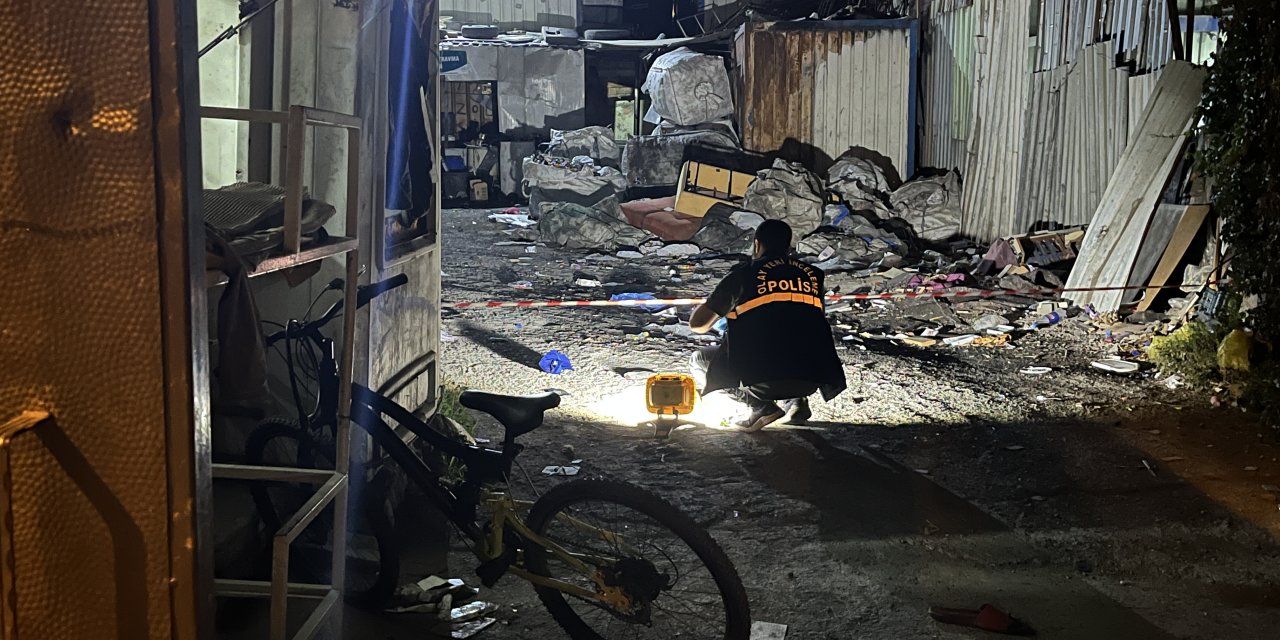 Dükkanları Taradılar; Arkadaşlarıyla Çay İçen Ahmet Öldü