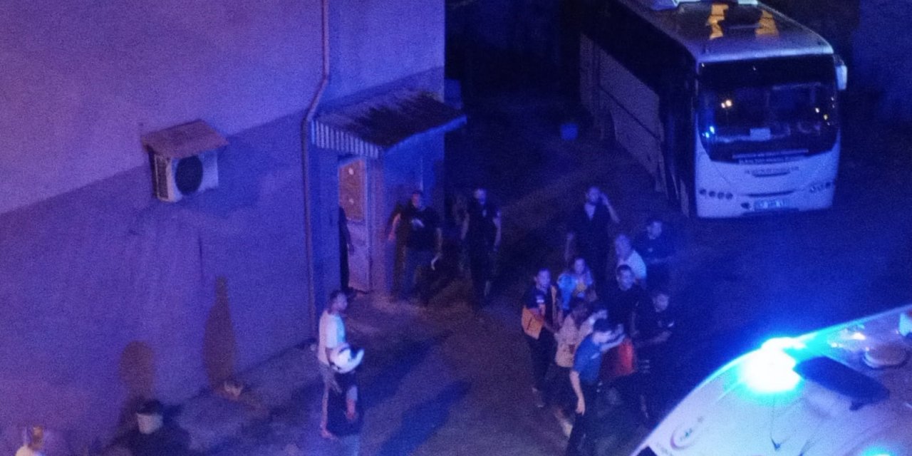 Birlikte Yaşadığı Ablası, Eniştesi Ve 2 Yeğenini Bıçakladı