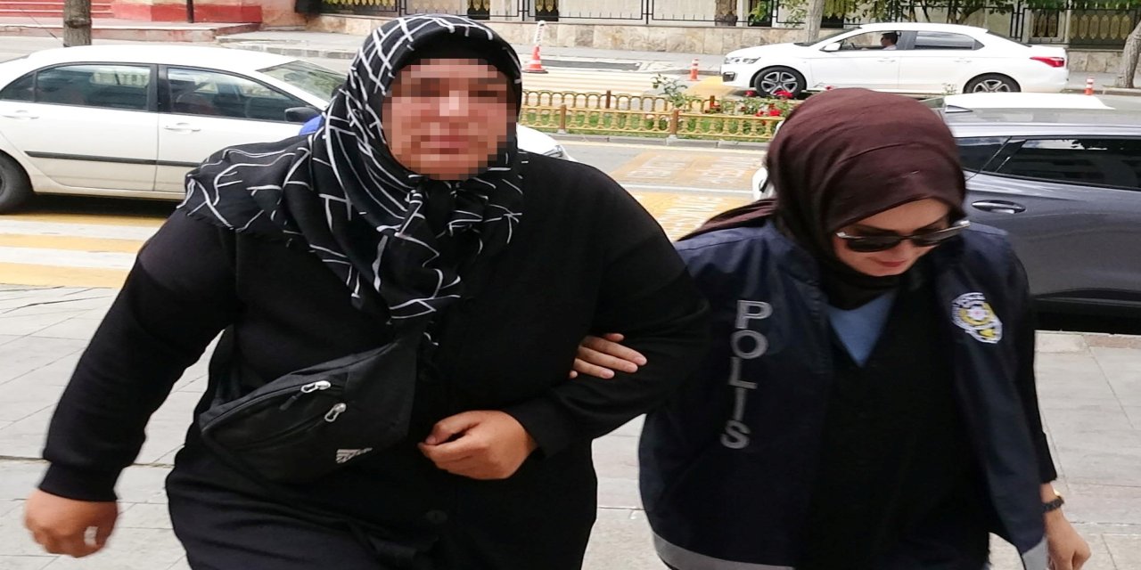 Kocandan boşanıp beni alacaksın' diyeni başından satırla yaraladı