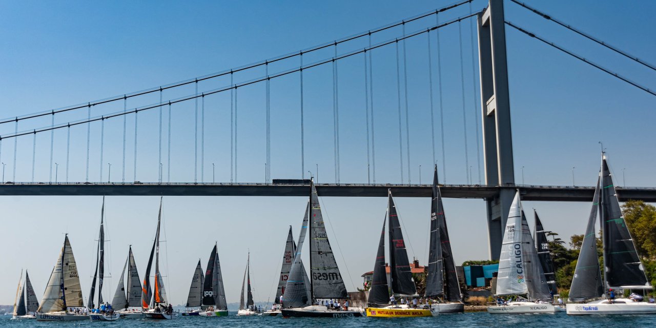 30 Ağustos Zafer Bayramı Kutlamaları Kapsamında İstanbul Boğazı Yat Yarışları Yapıldı