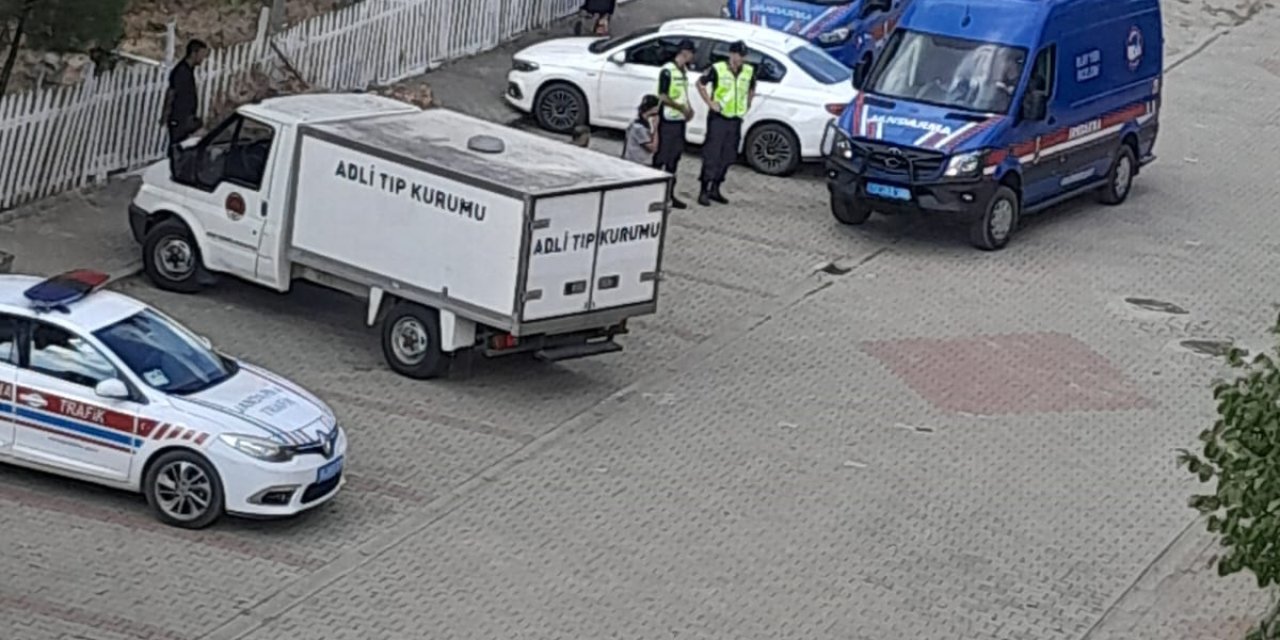 Tartıştığı Babasını Bıçakla Öldürdü