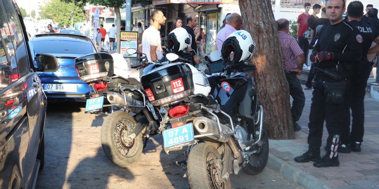Antalya - Kuyumcu Dükkanı Kurşunlandı; 1 Yaralı