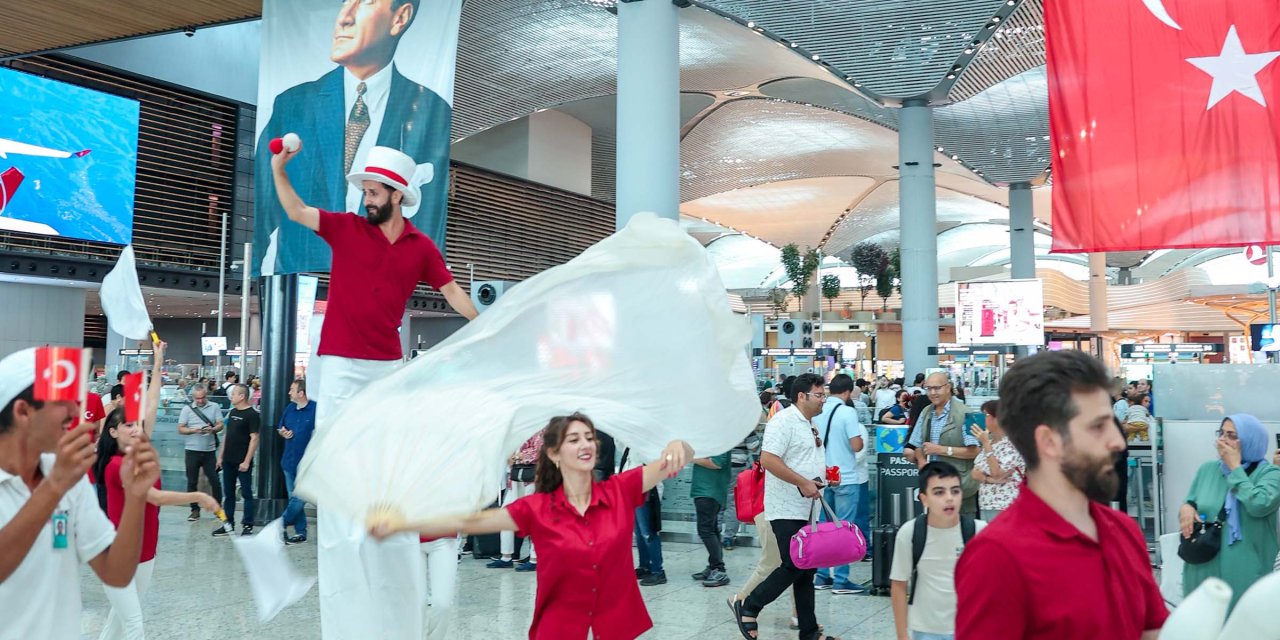 Zafer Bayramı, İstanbul Havalimanı’nda Coşkuyla Kutlandı
