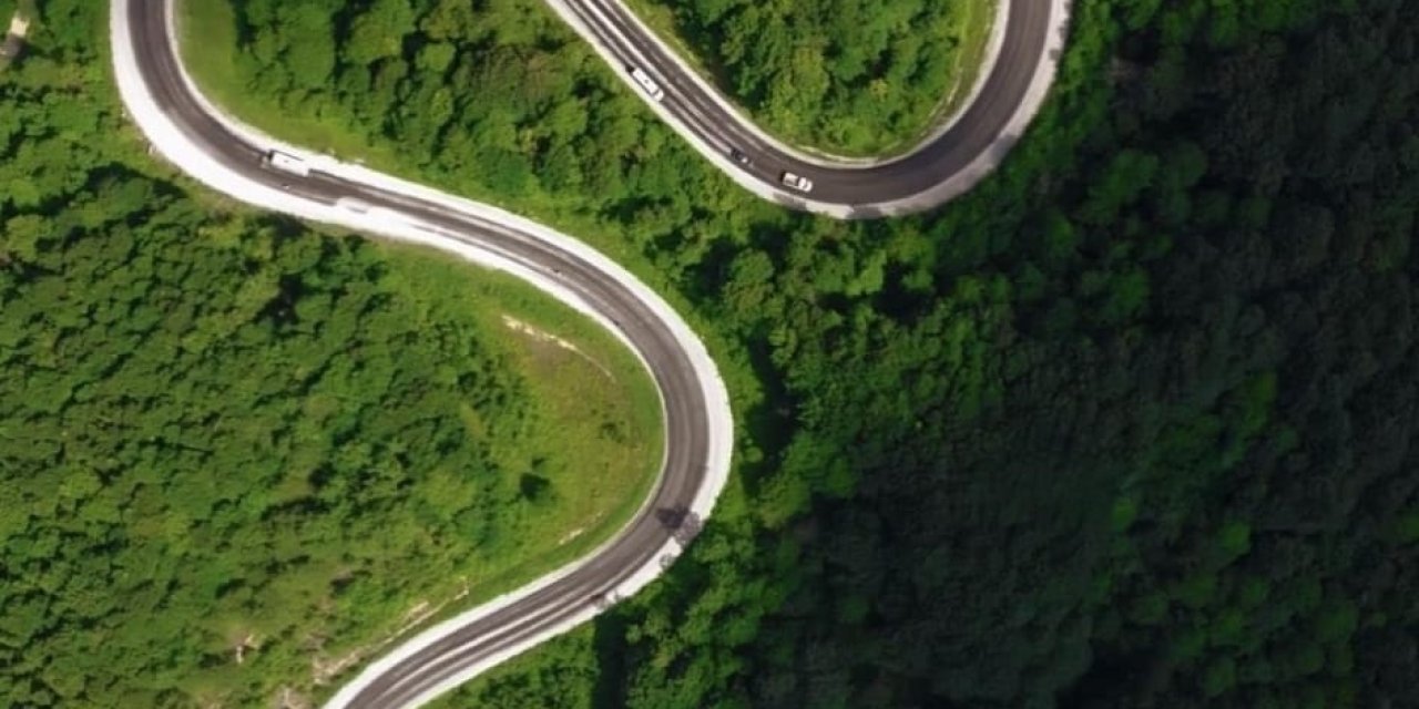 Domaniç Dağları'na Uzanan 'kıvrımlı Yollar'ın Eşsiz Manzarası