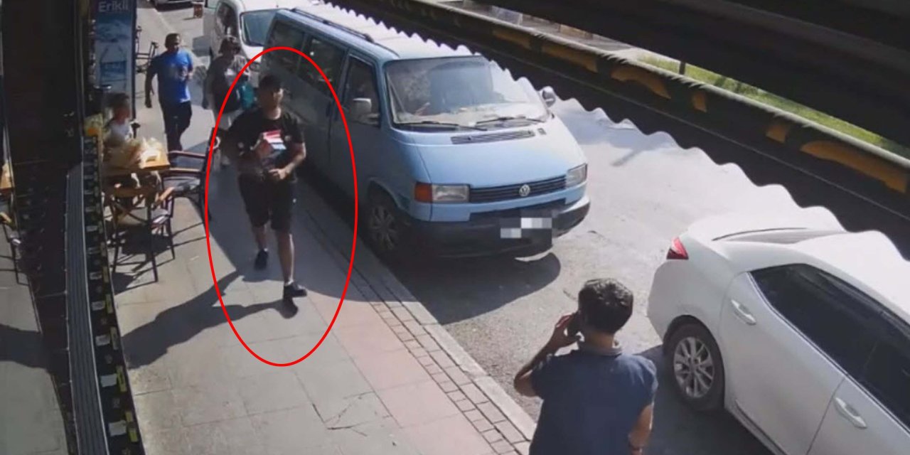 İzmir'de 2 Kişiyi Öldürüp, 2 Kişiyi Yaralayan Gaspçının Görüntüleri Ortaya Çıktı