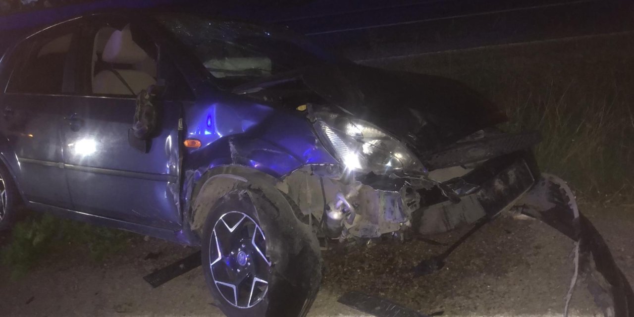 Kozan'da İki Otomobil Çarpıştı: 6 Yaralı