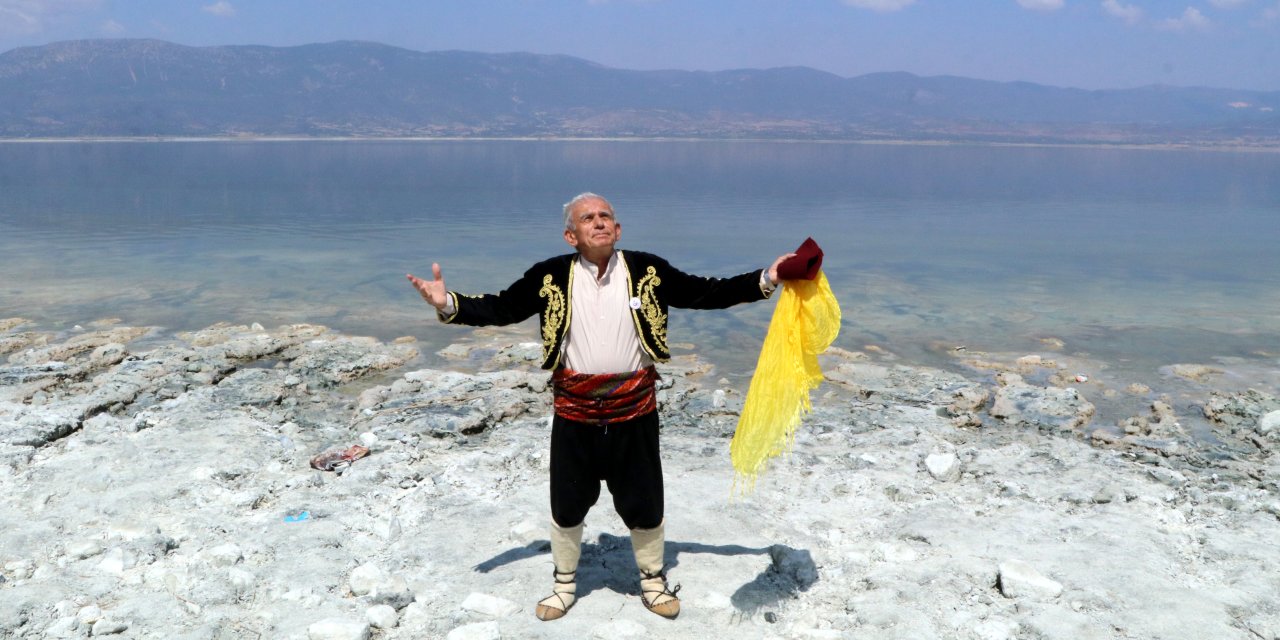 Burdur Emekli Öğretmenden Burdur Gölü'ne Ağıt