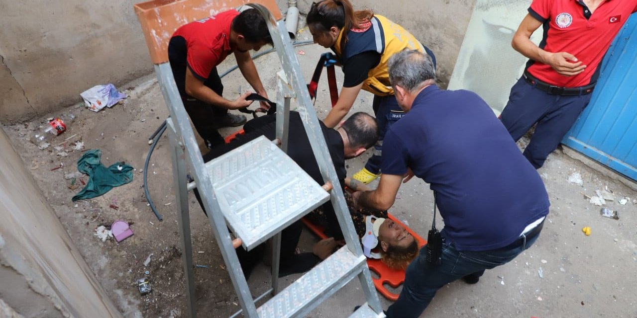 Mersin'de 3'üncü Kattan Düşen Kadın Ağır Yaralandı