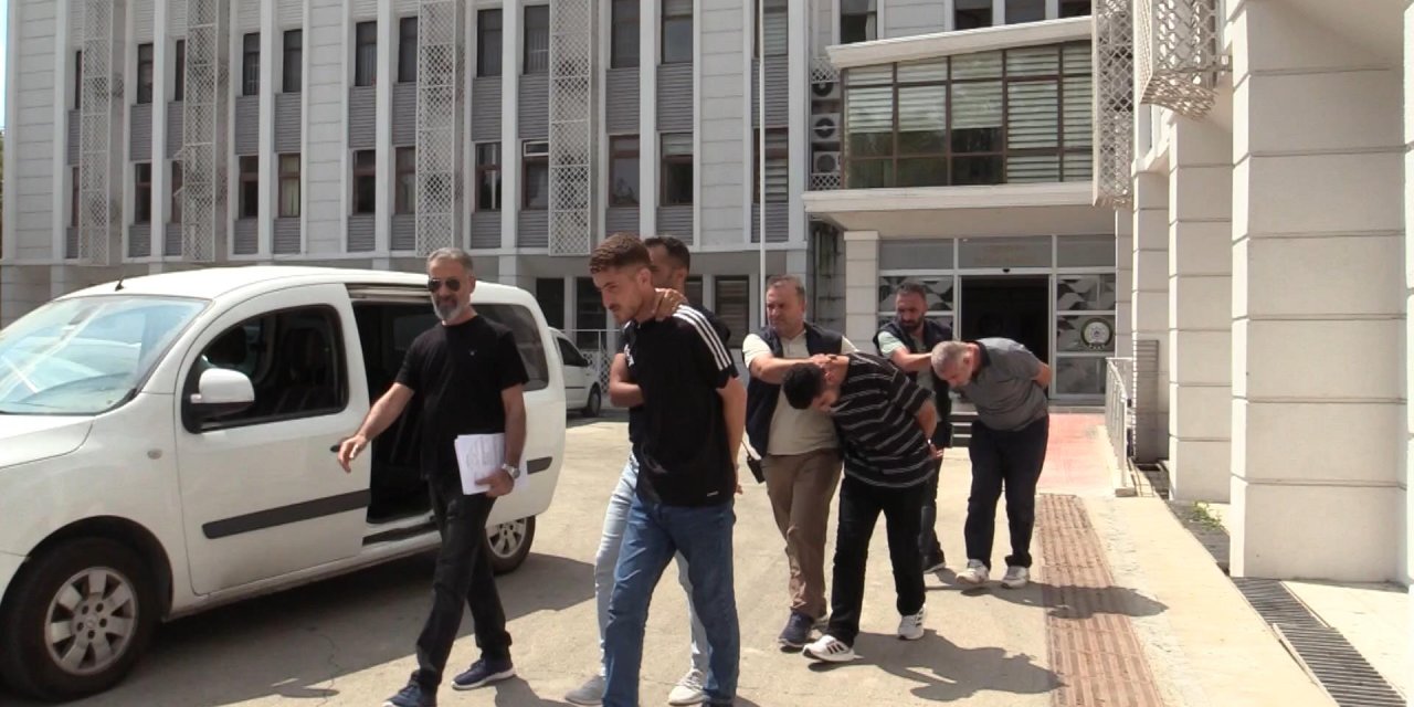 Mutfak Penceresinden Girdikleri Ofisten 600 Bin Lira Değerinde Elektronik Eşya Çaldılar