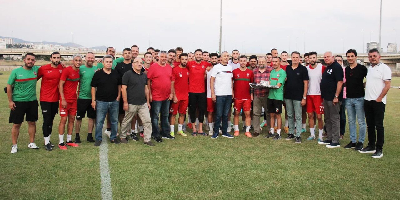 Karşıyaka'da 21 Oyuncu Gitti