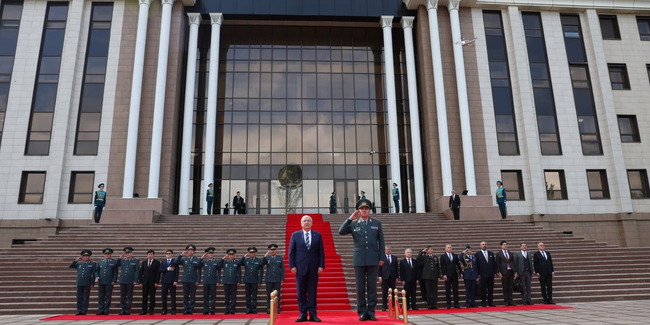 Bakan Güler, Kazakistanlı Mevkidaşı Jaksilikov İle Görüştü (Video Eklendi)