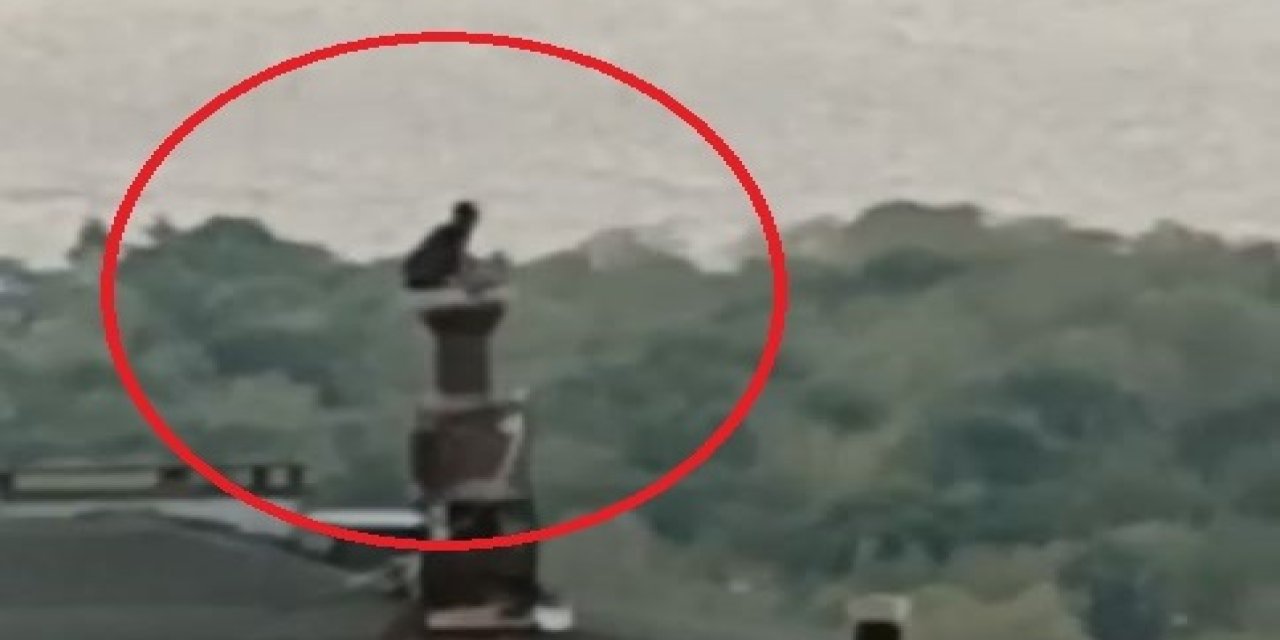 Cezaevi firarisi, saklandığı evin bacasından çatıya çıkarken yakalandı; o anlar kamerada