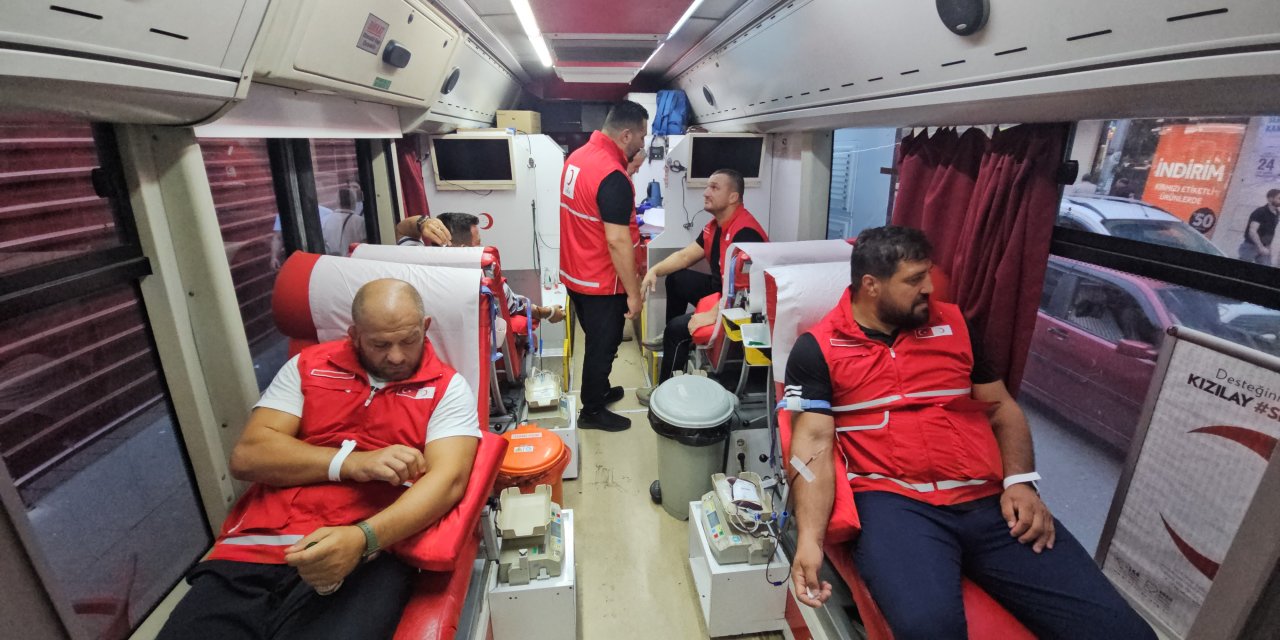Pehlivanlar Kan Bağışı Yaptı