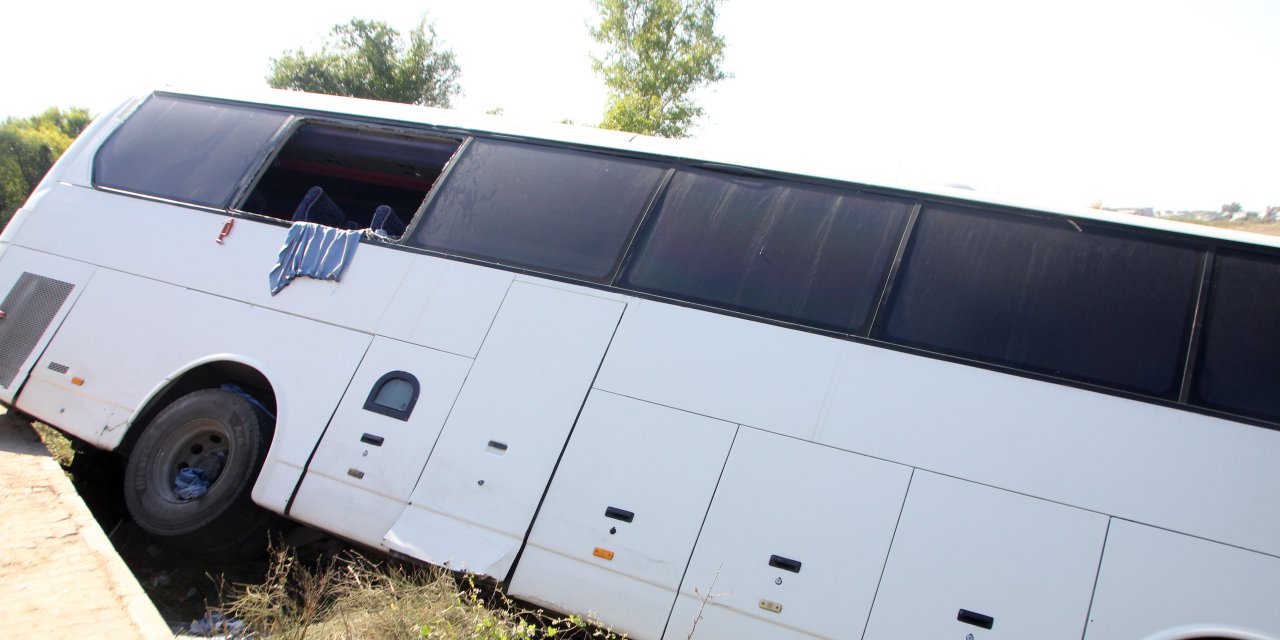 Antalya'da Otel Servis Otobüsü Şarampole Düştü: 7 Yaralı