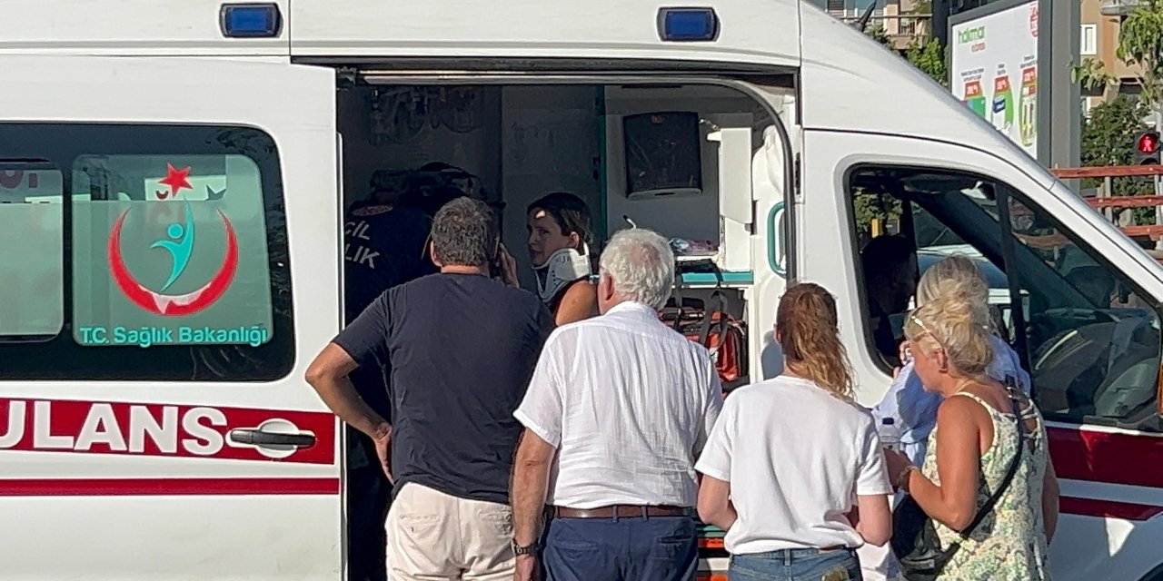 İstanbul- Kartal Sahil Yolu'nda Kaza: 2'si Çocuk 5 Yaralı