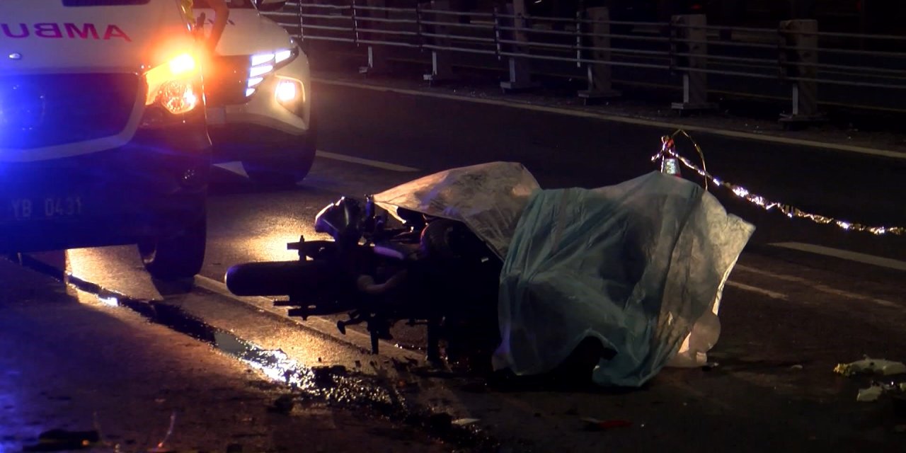 İstanbul - Haliç Köprüsü'nde Motosiklet Yol Temizleme Aracına Çarptı: 1 Ölü