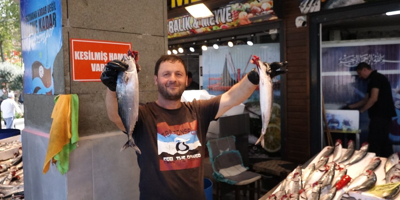 Trabzon'da Balıkçıların Ağları Palamutla Doluyor