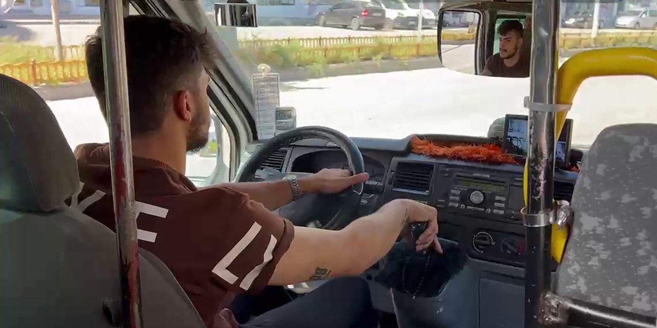 Yolcunun Düşerek Yaralanmasına Neden Olan Minibüs Sürücüsü Yine Yollarda