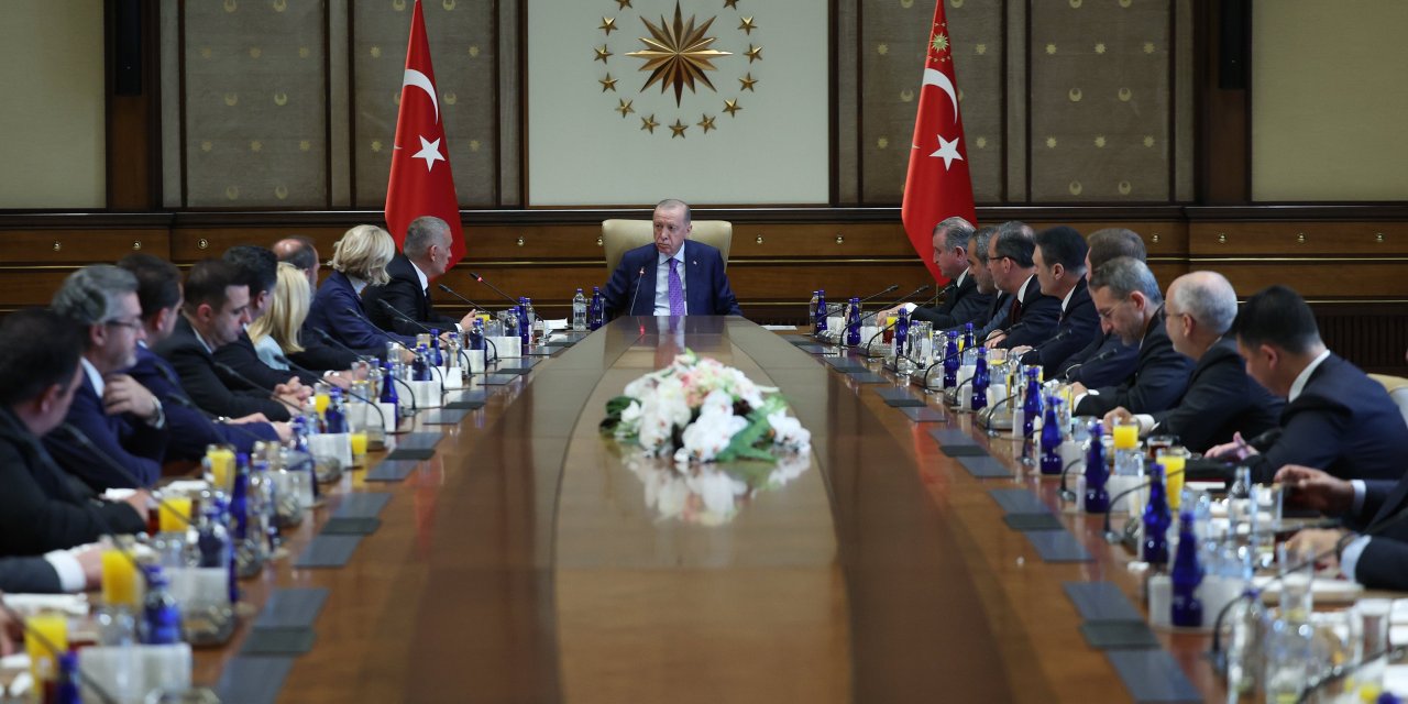 Cumhurbaşkanı Erdoğan, Tff Başkanı Hacıosmanoğlu Ve Heyetini Kabul Etti