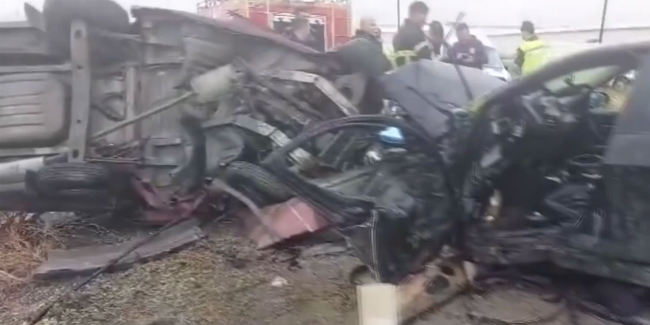 Amasya'da iki otomobilin çarpıştığı kazada 2 kişi öldü, 1 kişi yaralandı