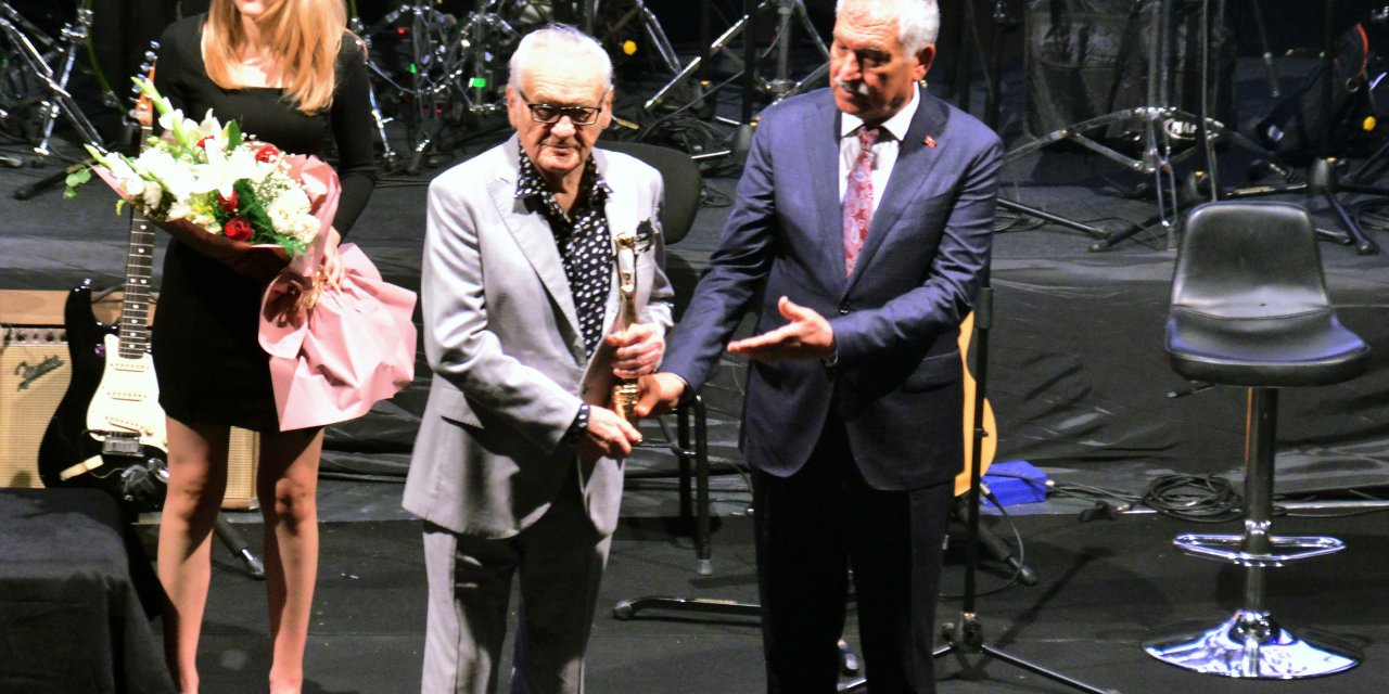 31'inci Uluslararası Adana Altın Koza Film Festivali, Yaşam Boyu Başarı Ödülü Ve Orhan Kemal Emek Ödülleri İle Başladı