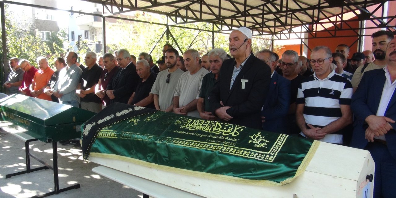 Zonguldak - Kızlarının Üniversite Kaydını Yaptırmaya Giderken Kazada Ölen Çift, Toprağa Verildi