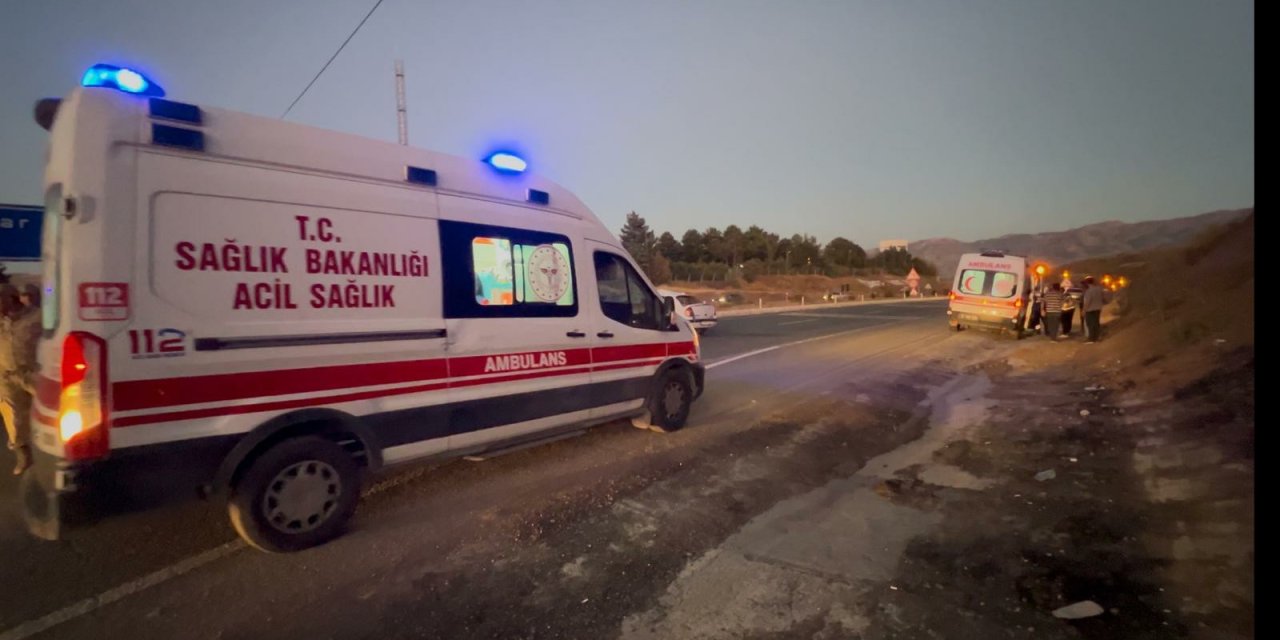 Elazığ'da İki Otomobil Çarpıştı: 7 Yaralı
