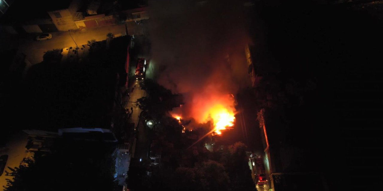 Bursa'da Palet Fabrikası, Alev Alev Yandı