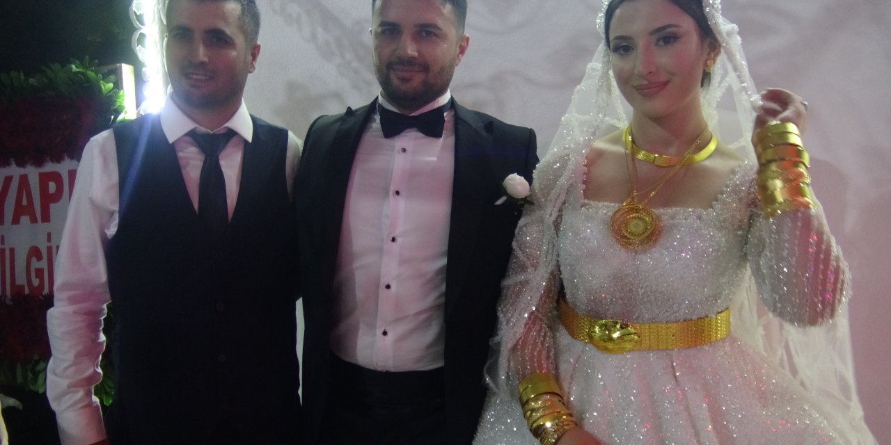 Aşiret Düğününde Geline 3 Kilo Altın, Damada 4 Milyon Tl Para Takıldı